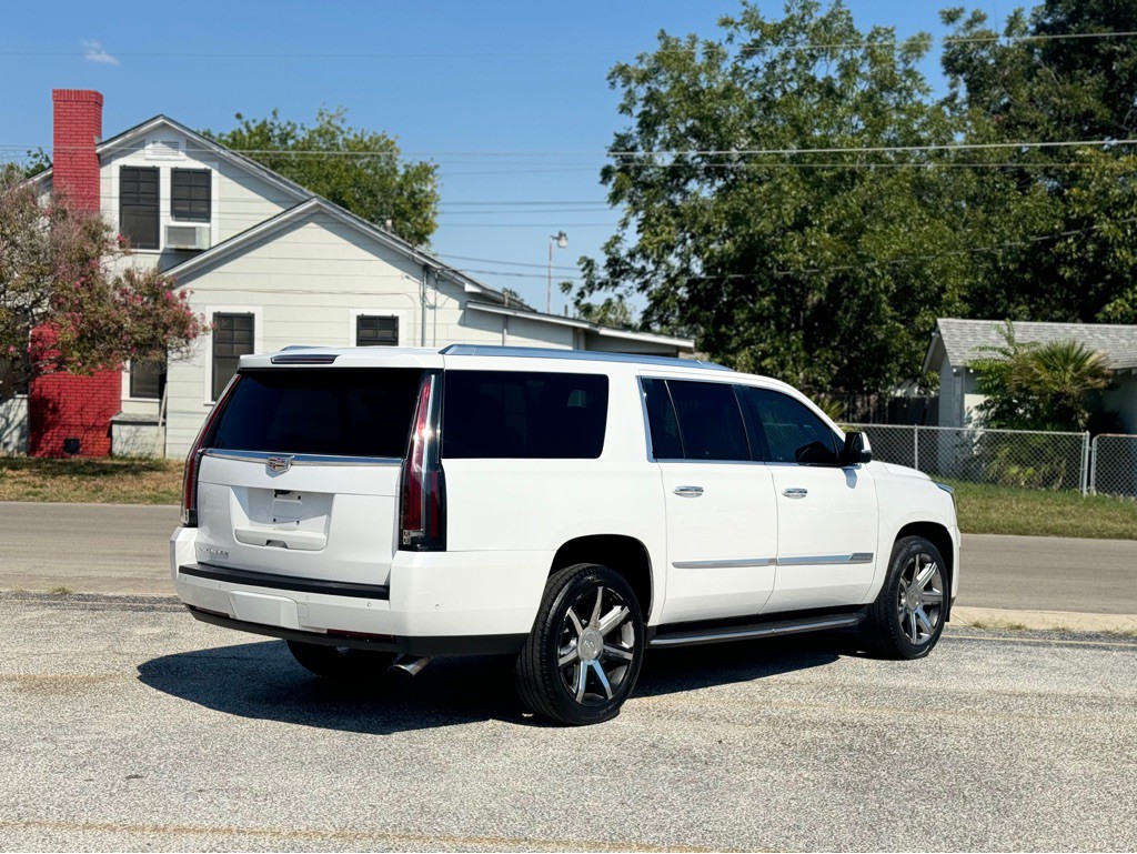 2018 Cadillac Escalade Image 5