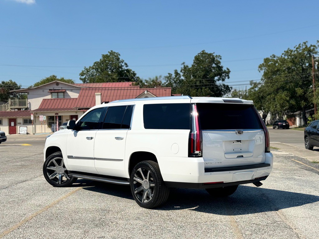 2018 Cadillac Escalade Image 6