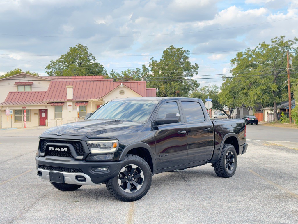 2019 RAM 1500 Image 3
