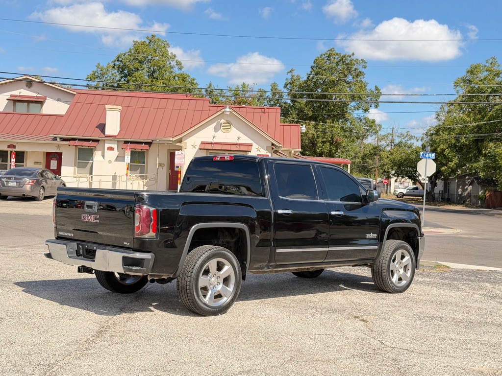 2018 GMC Sierra Image 2