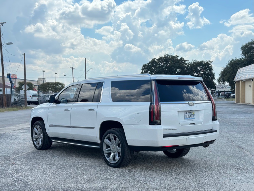 2016 Cadillac Escalade Image 6