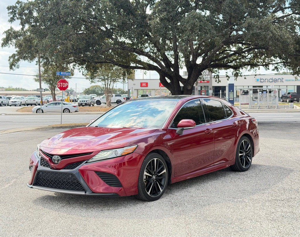 2018 Toyota Camry Image 1