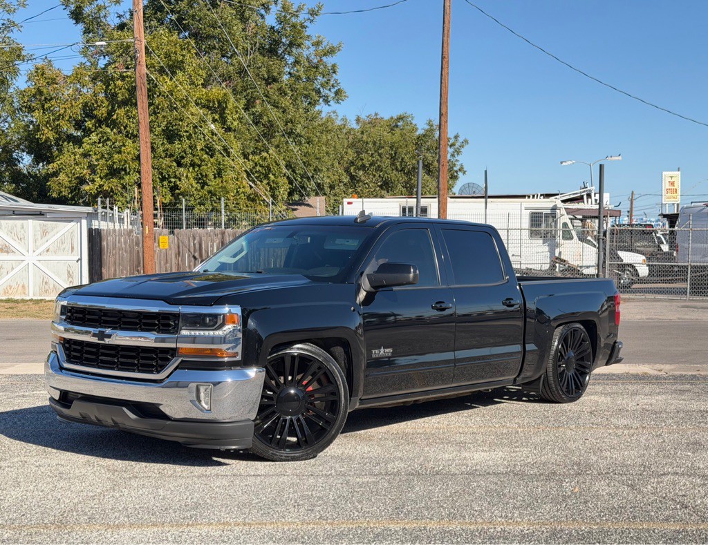 2017 Chevrolet Silverado 1500 Image 2
