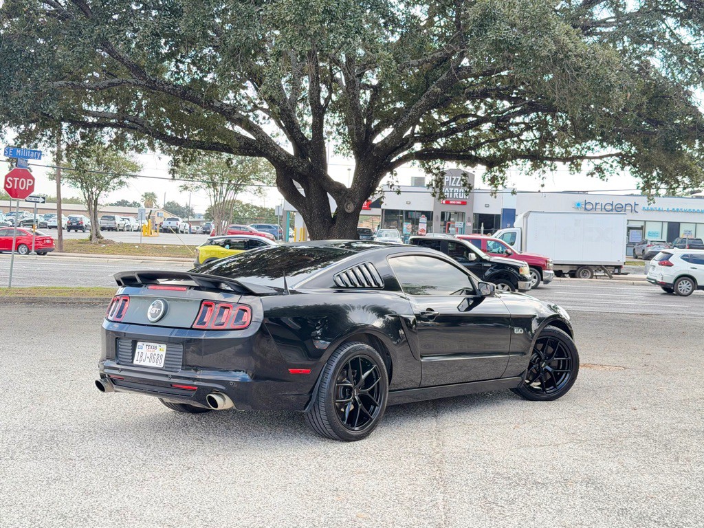 2013 Ford Mustang Image 6