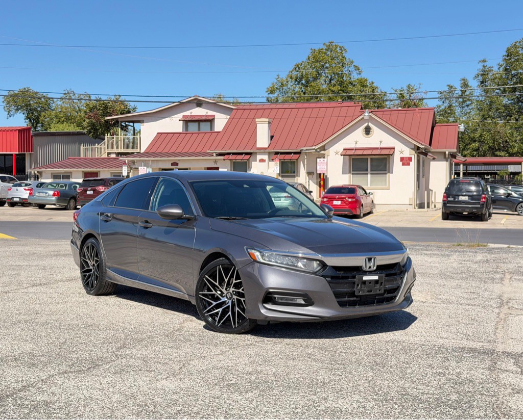 2018 Honda Accord Image 2