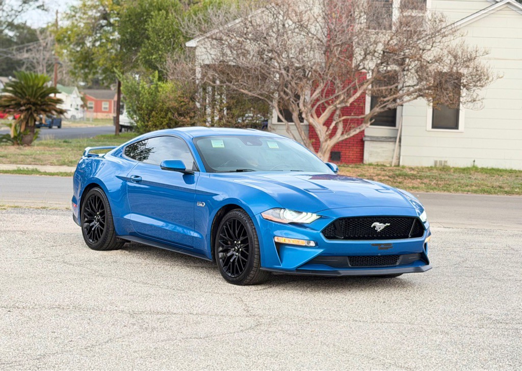 2019 Ford Mustang Image 2