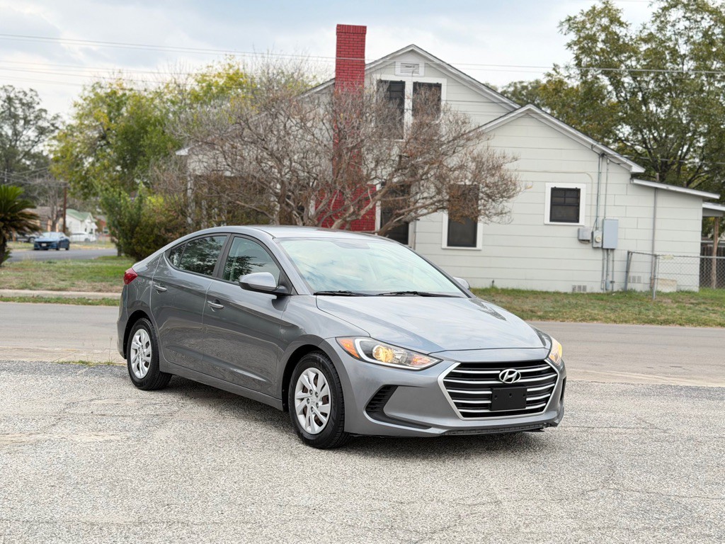 2018 Hyundai Elantra Image 1