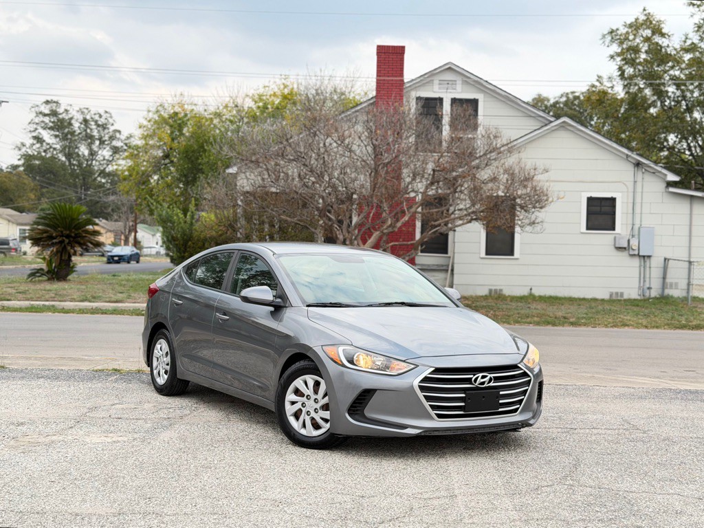 2018 Hyundai Elantra Image 2