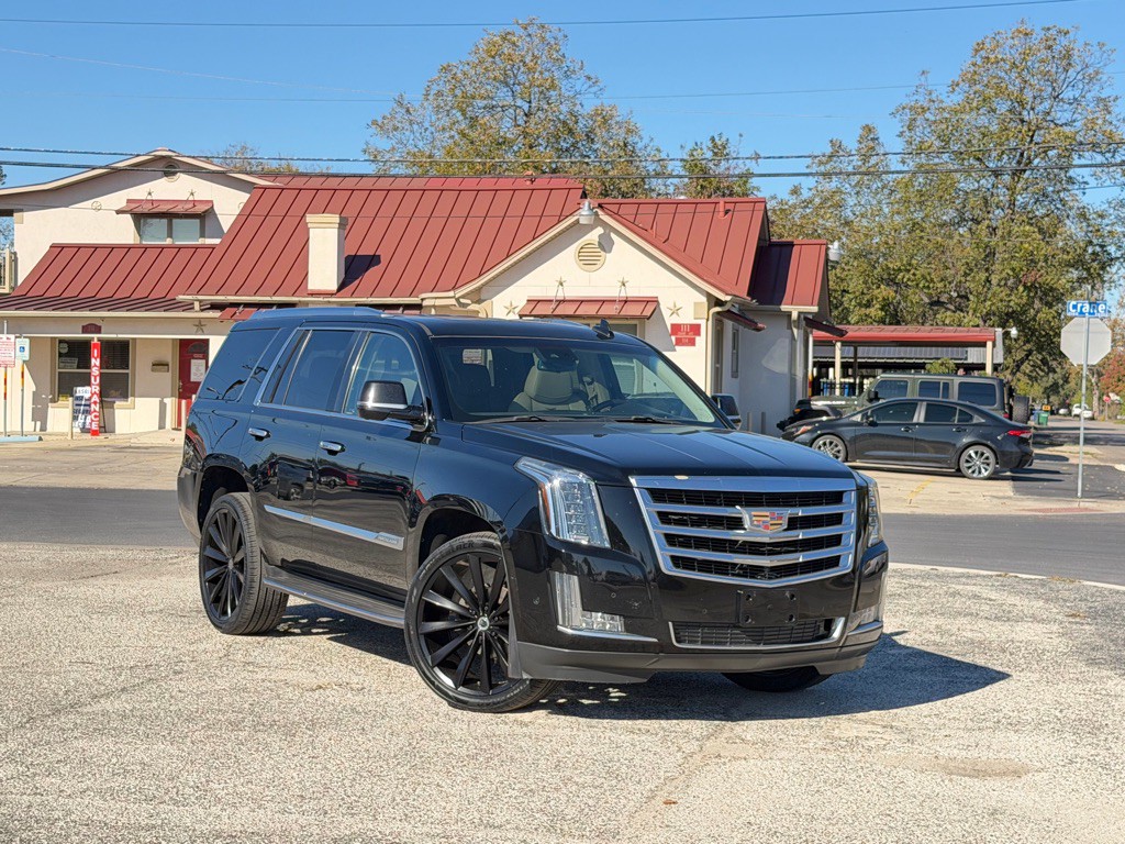 2018 Cadillac Escalade Image 2