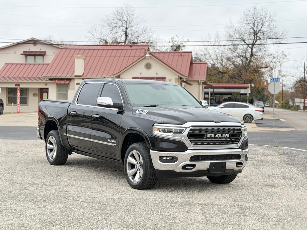 2019 RAM 1500 Image 3
