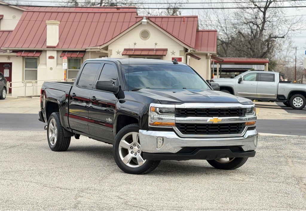 2018 Chevrolet Silverado 1500 Image 2