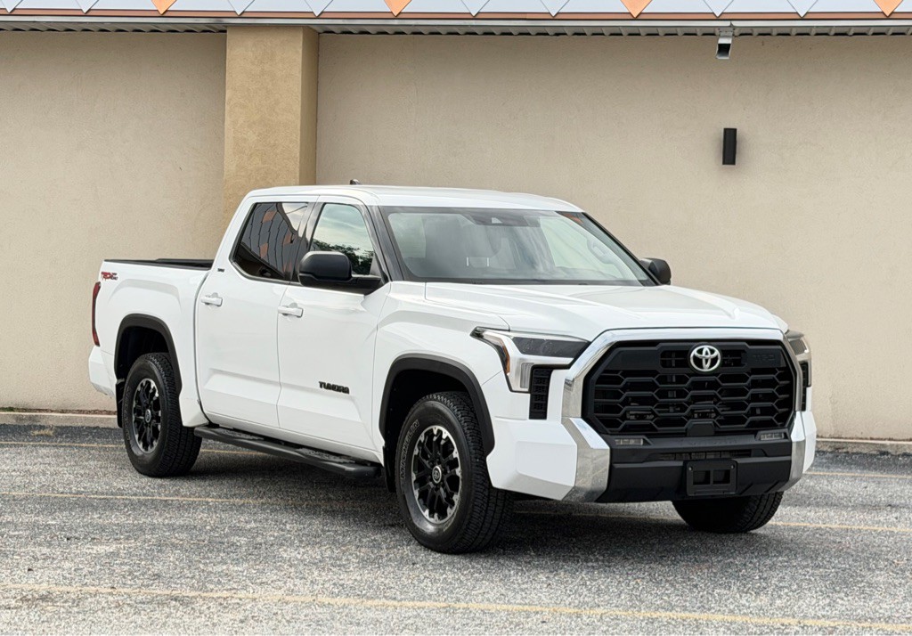 2022 Toyota Tundra Image 2