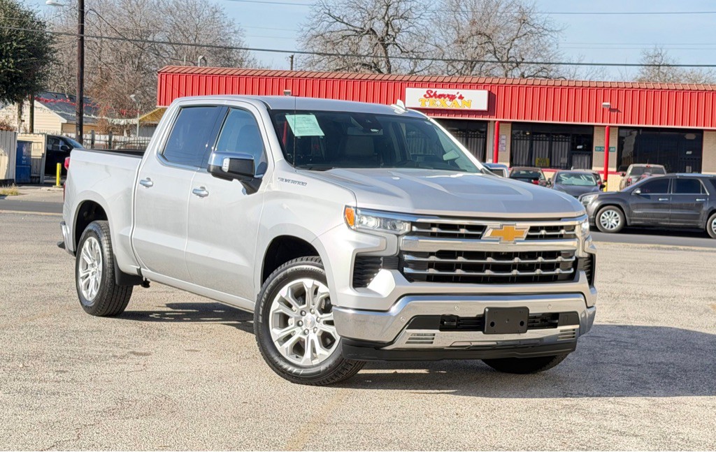 2022 Chevrolet Silverado 1500 Image 1