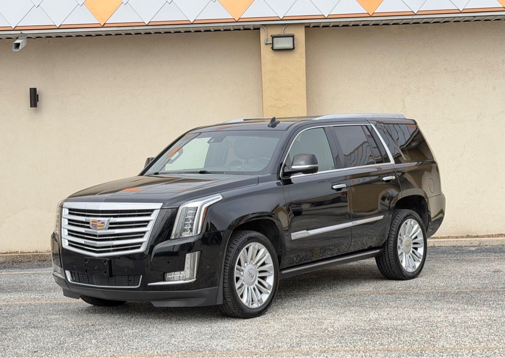 2017 Cadillac Escalade Image 3
