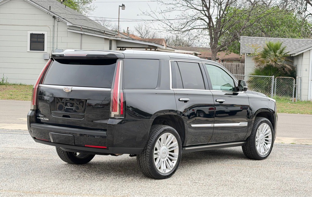 2017 Cadillac Escalade Image 6