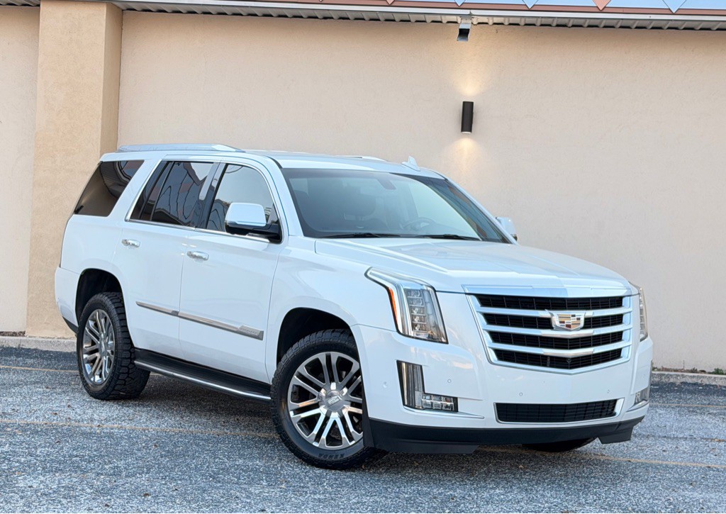 2017 Cadillac Escalade Image 4