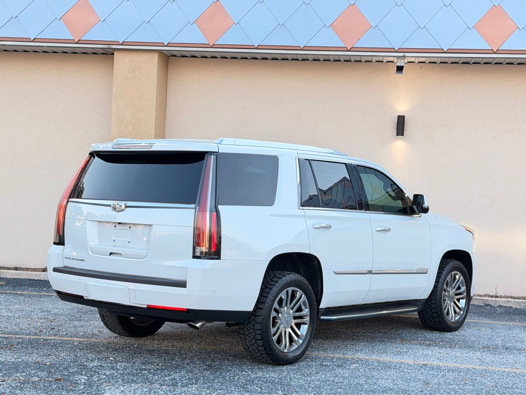 2017 Cadillac Escalade Image 5