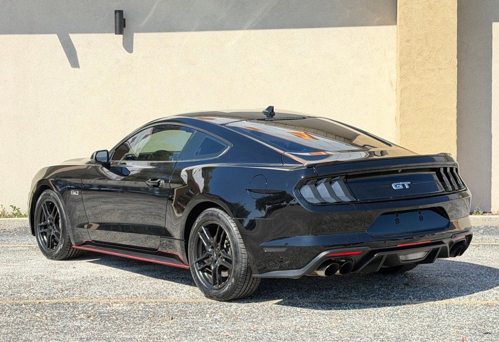 2020 Ford Mustang Image 3