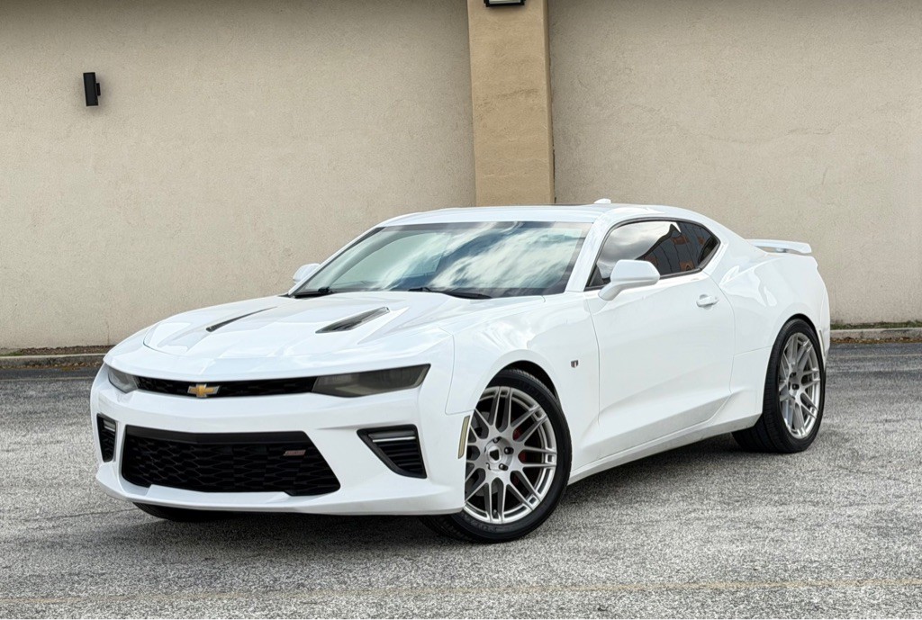 2016 Chevrolet Camaro Image 2
