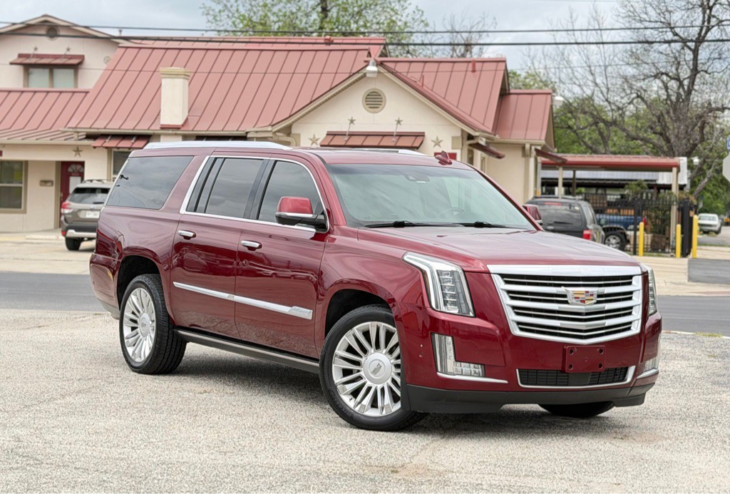 2018 Cadillac Escalade Image 2
