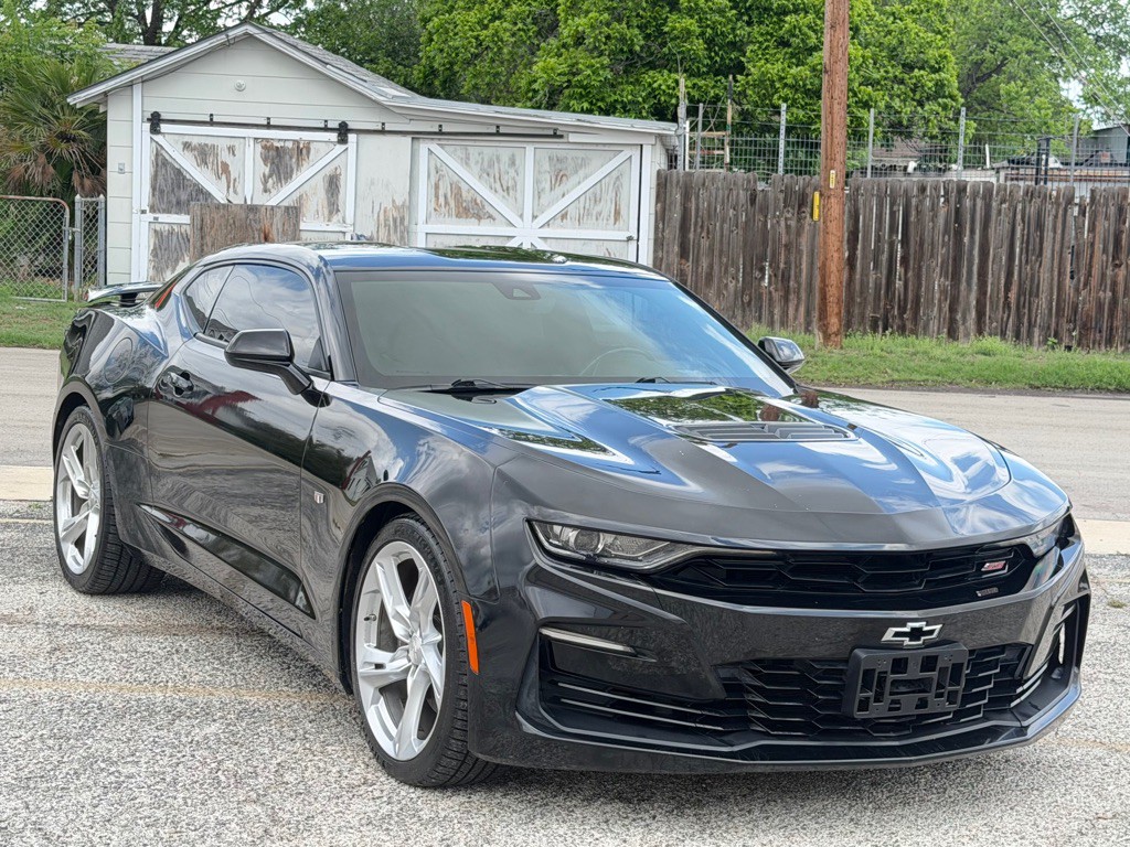 2019 Chevrolet Camaro Image 2