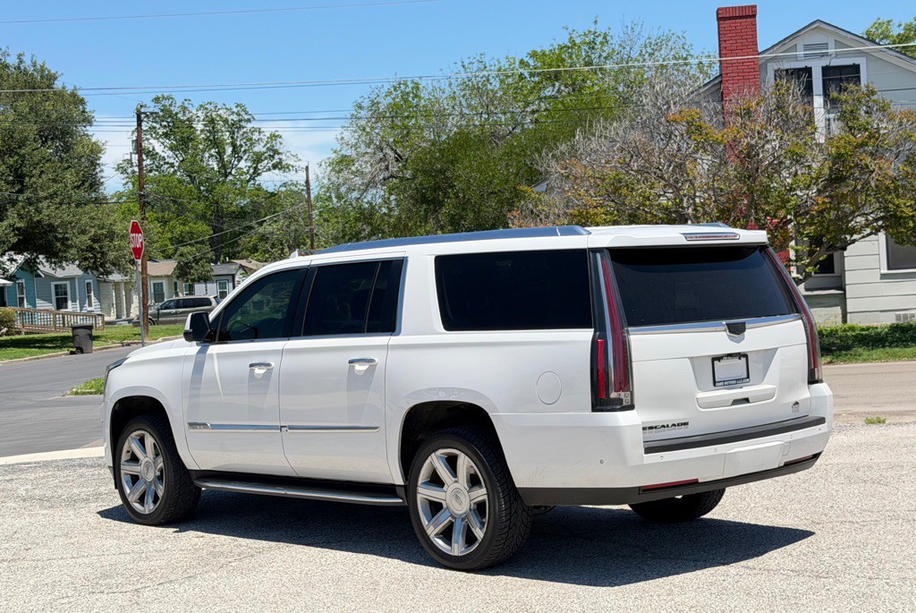 2018 Cadillac Escalade Image 4