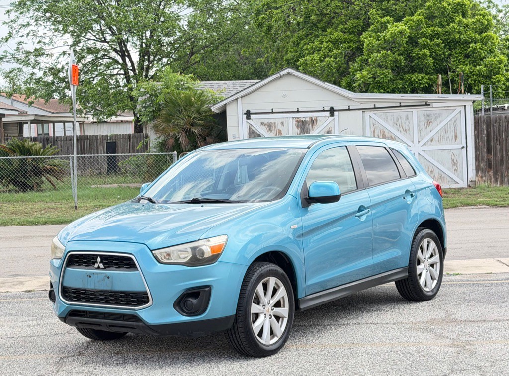 2013 Mitsubishi Outlander Image 3