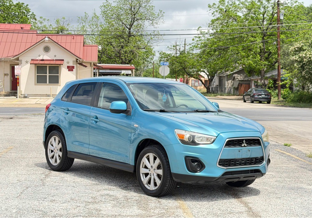 2013 Mitsubishi Outlander Image 4