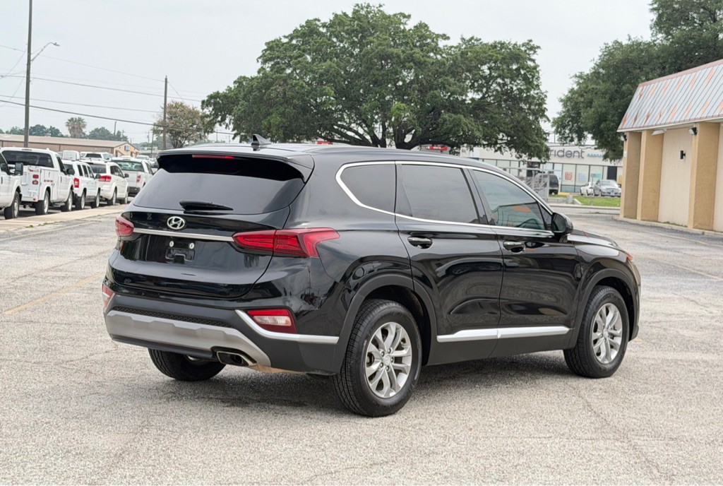 2020 Hyundai Santa Fe Image 3