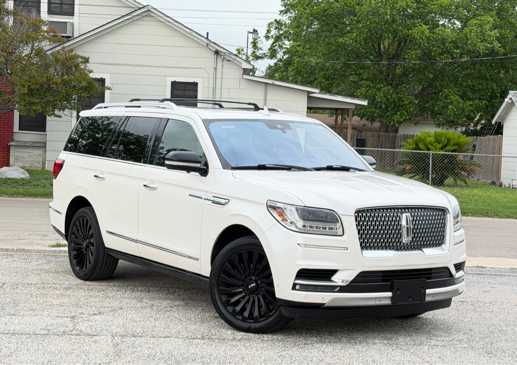 2018 Lincoln Navigator Image 1
