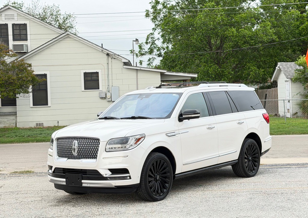 2018 Lincoln Navigator Image 3