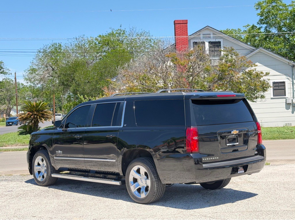 2018 Chevrolet Suburban Image 5