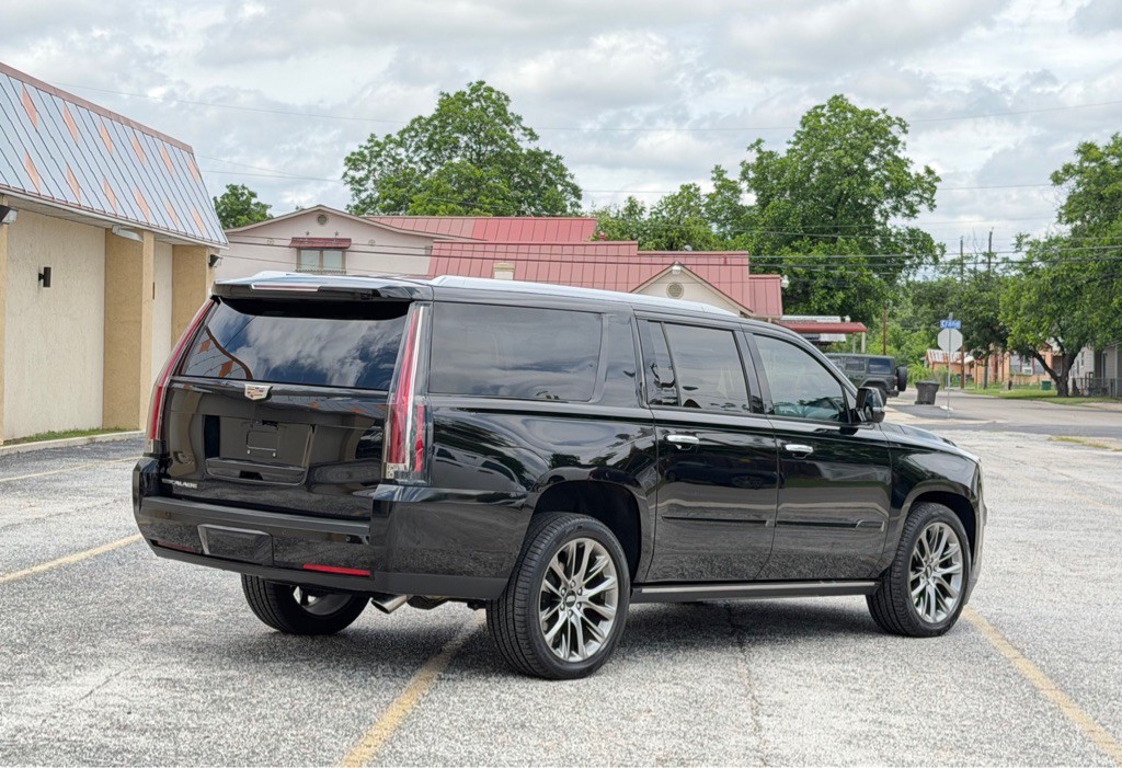 2019 Cadillac Escalade Image 6