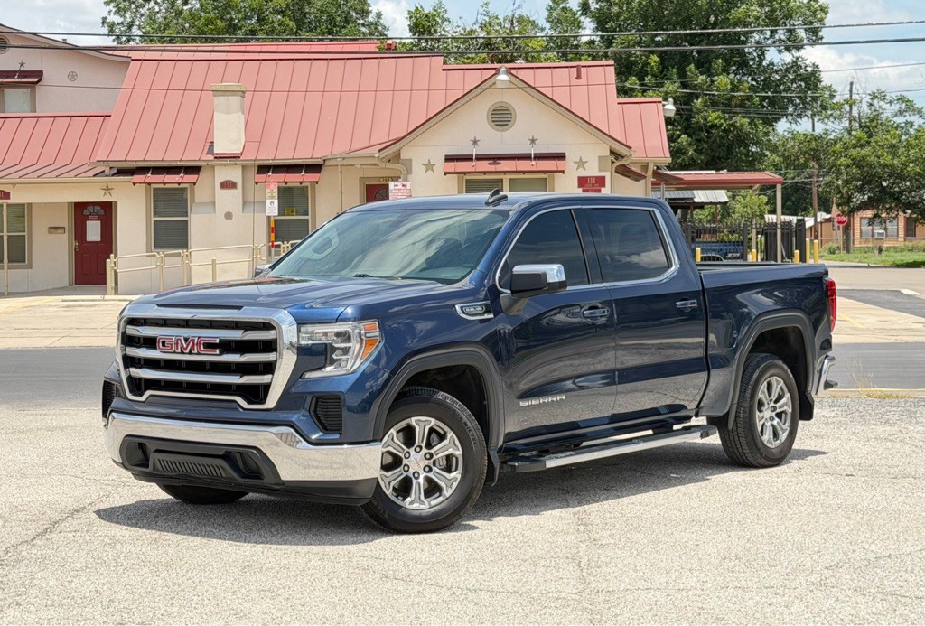 2020 GMC Sierra Image 2