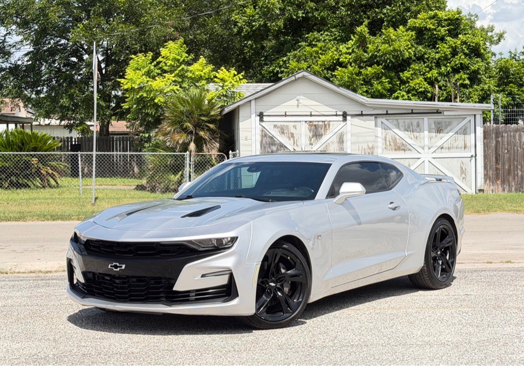 2019 Chevrolet Camaro Image 2