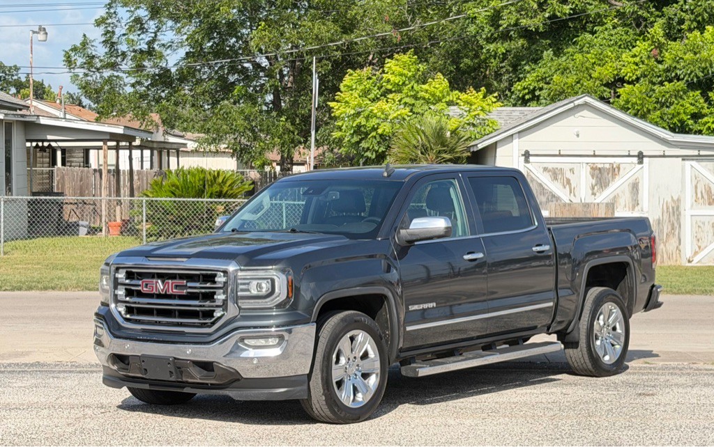 2018 GMC Sierra Image 2