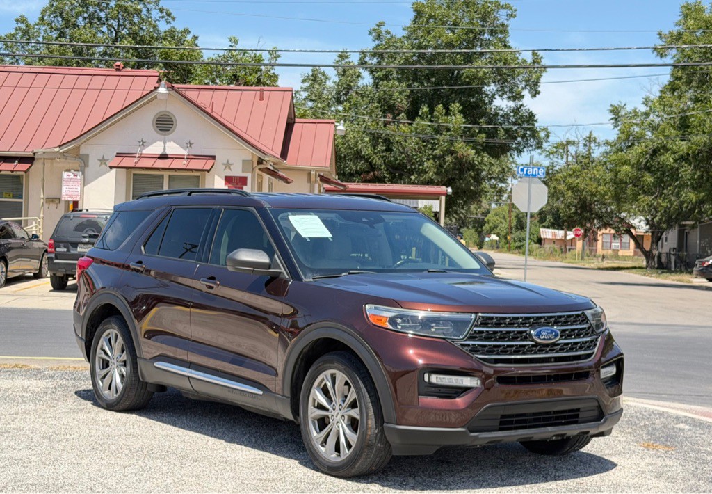 2020 Ford Explorer Image 2