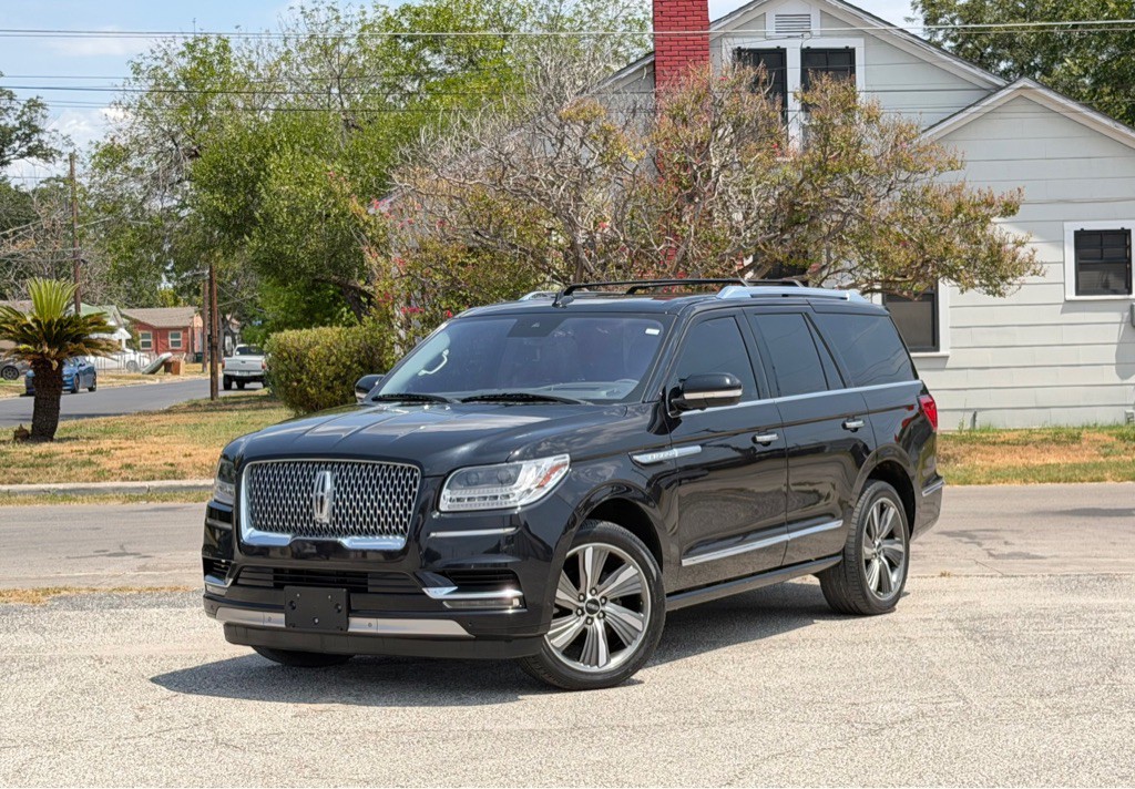 2019 Lincoln Navigator Image 3