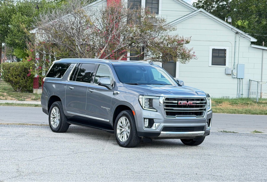 2021 GMC Yukon Image 3