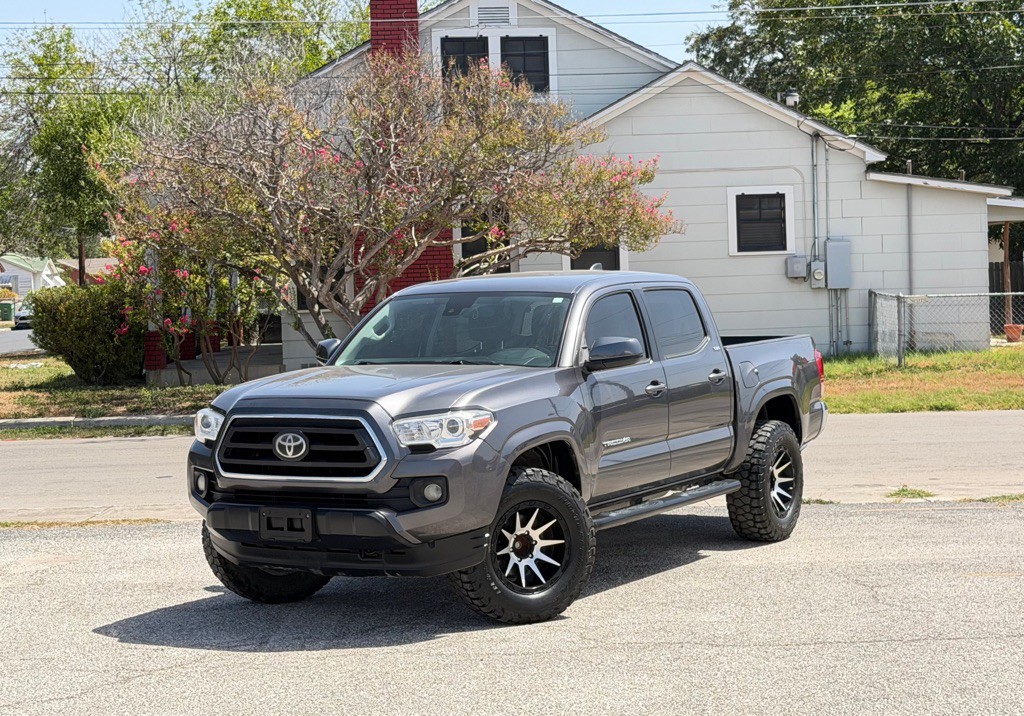 2020 Toyota Tacoma Image 2