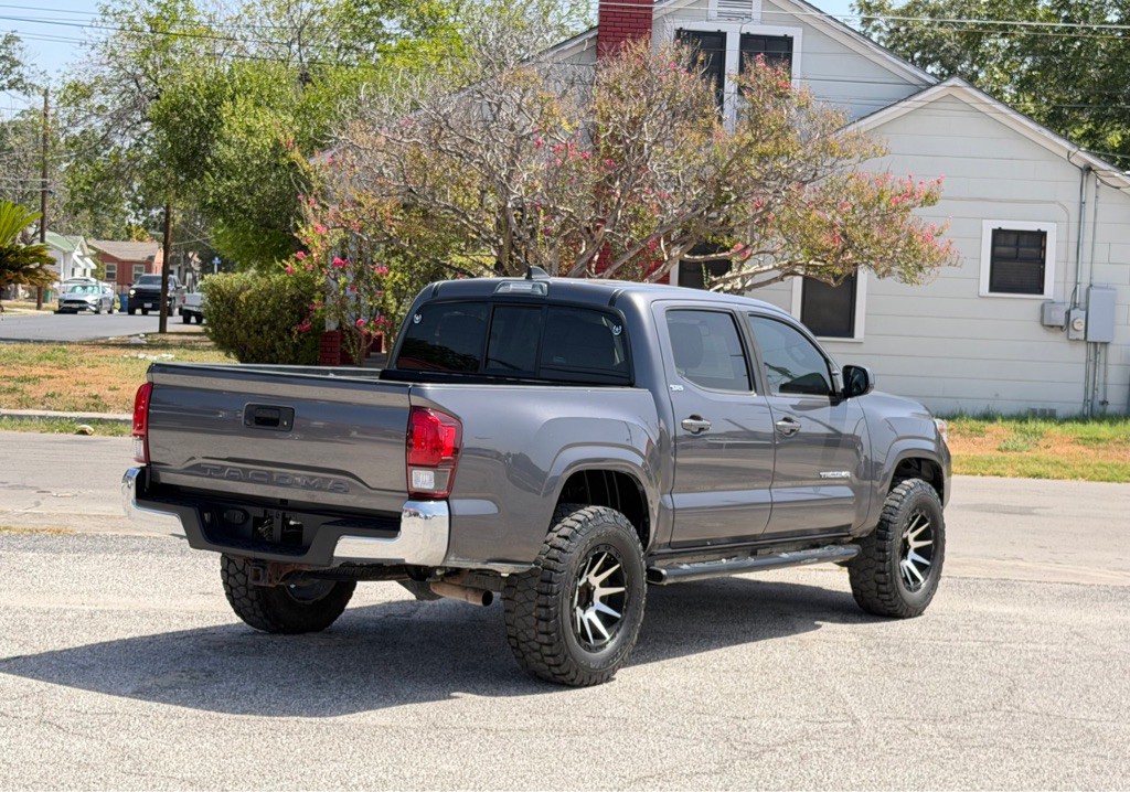 2020 Toyota Tacoma Image 4