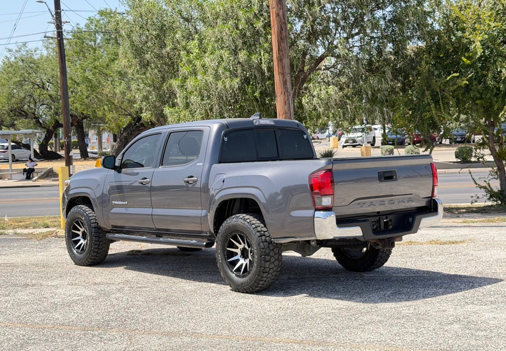 2020 Toyota Tacoma Image 7