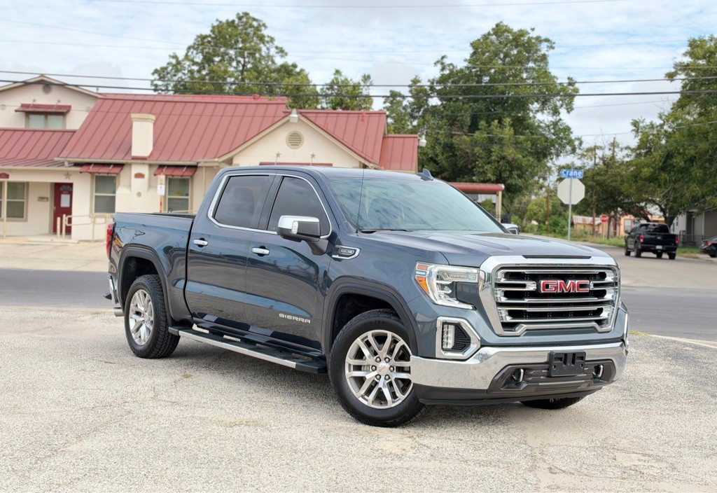 2021 GMC Sierra Image 2