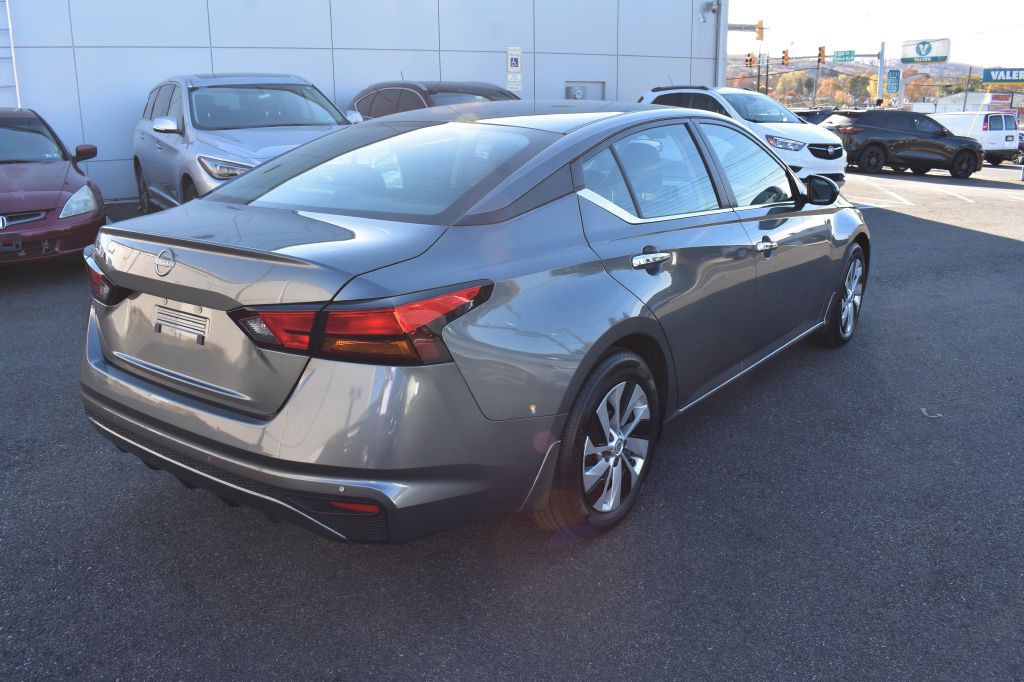 2023 Nissan Altima Image 5