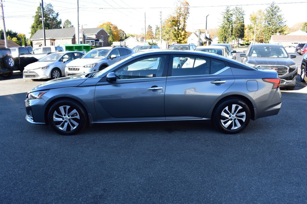 2023 Nissan Altima Image 6