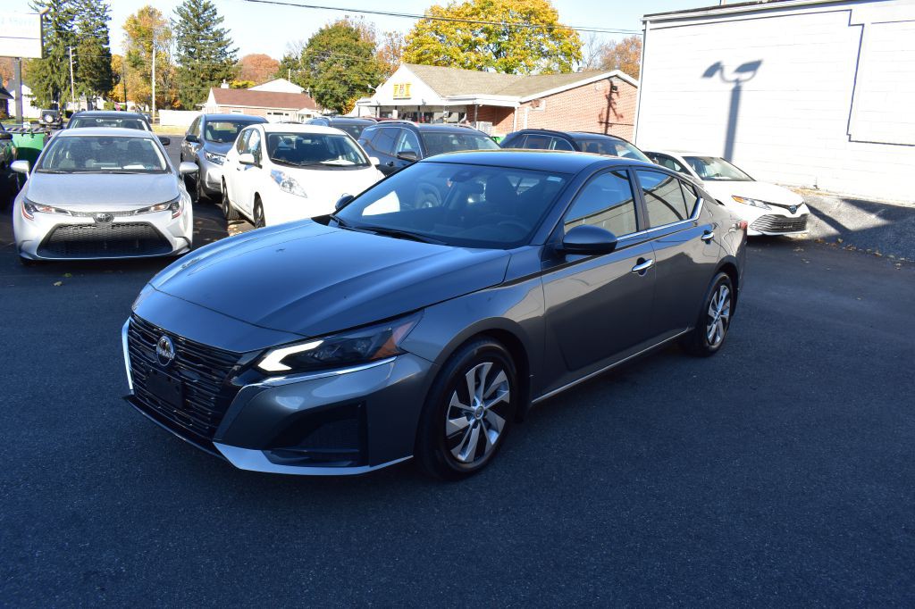 2023 Nissan Altima Image 7