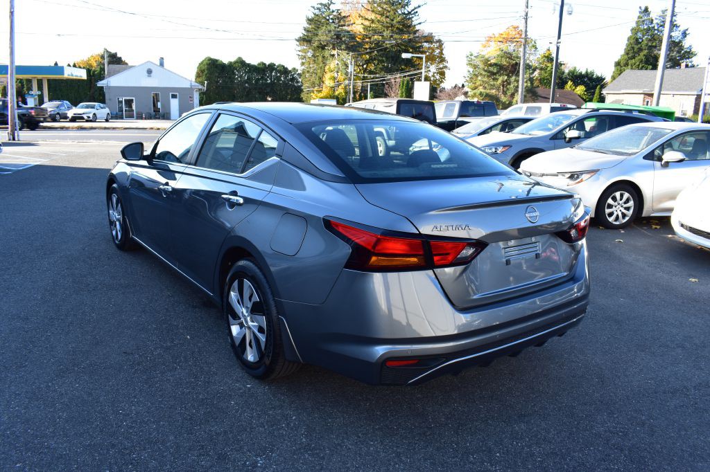 2023 Nissan Altima Image 8