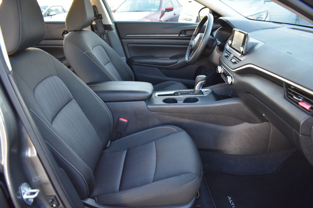 2023 Nissan Altima Image 15