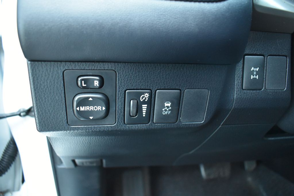 2013 Toyota Rav4 Image 22