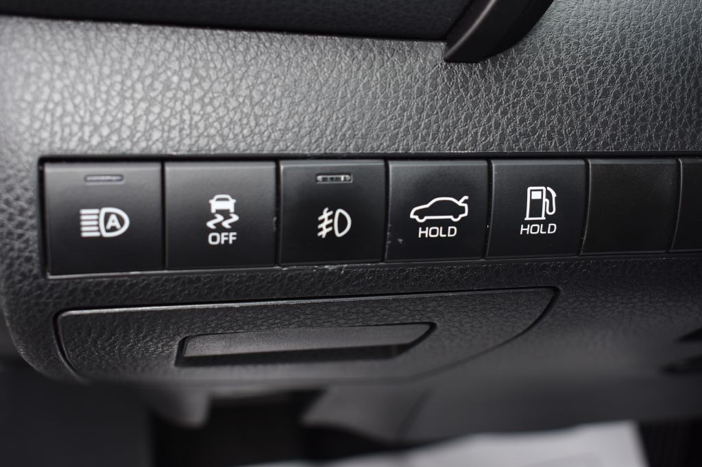 2021 Toyota Camry Image 18